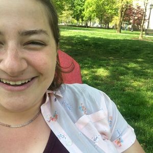 Meet your Posher, Alicia